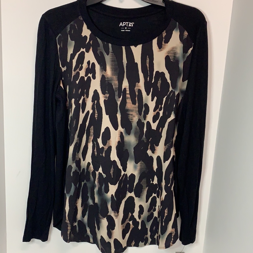 APT.9 black animal print long sleeve top size M